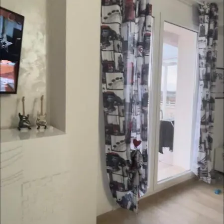Casa A Con Terrazzo E Piscina *