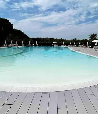 Holiday home Casa A Con Terrazzo E Piscina Policoro